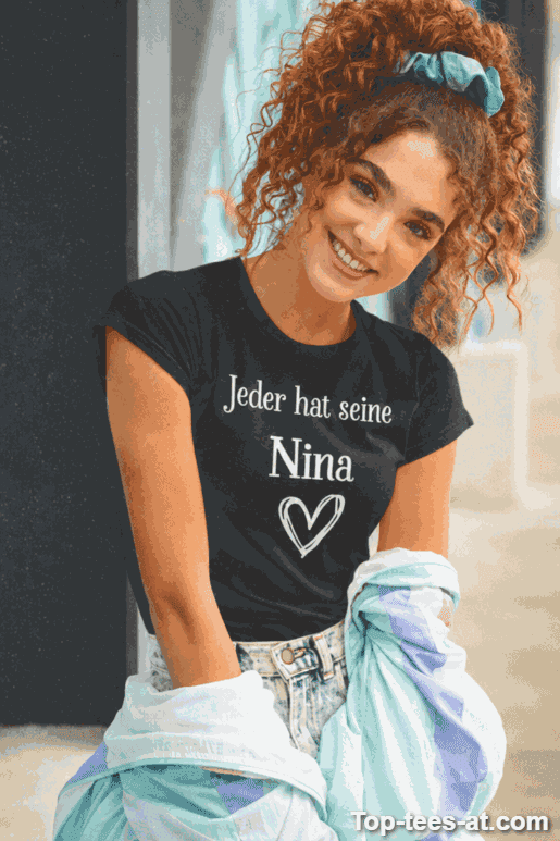 T-Shirt Jeder hat seine … – mit Wunschname